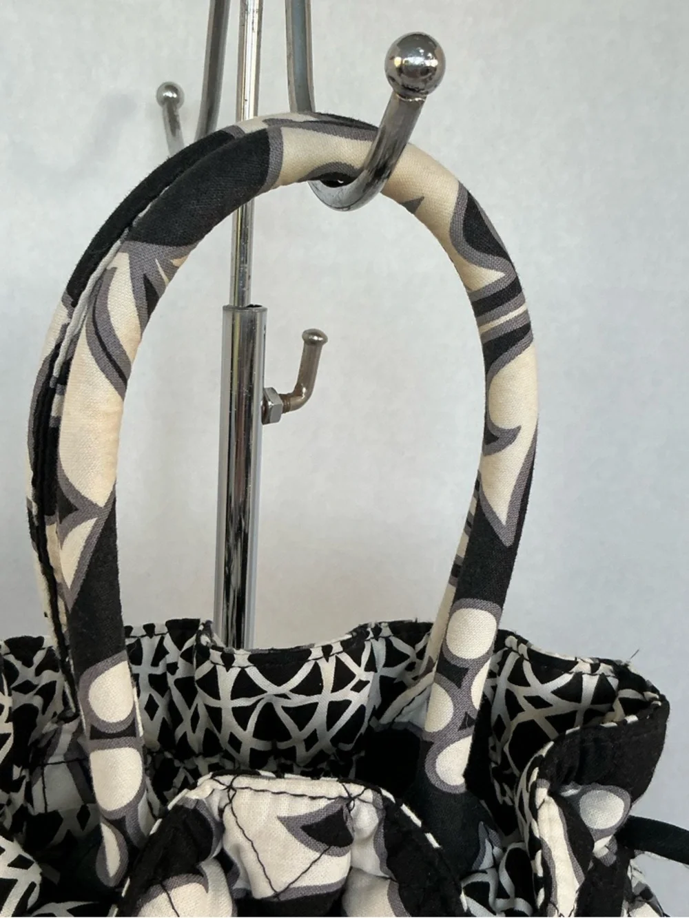 VERA BRADLEY Night & Day Draw String Satchel Black & White Floral Quilted Purse